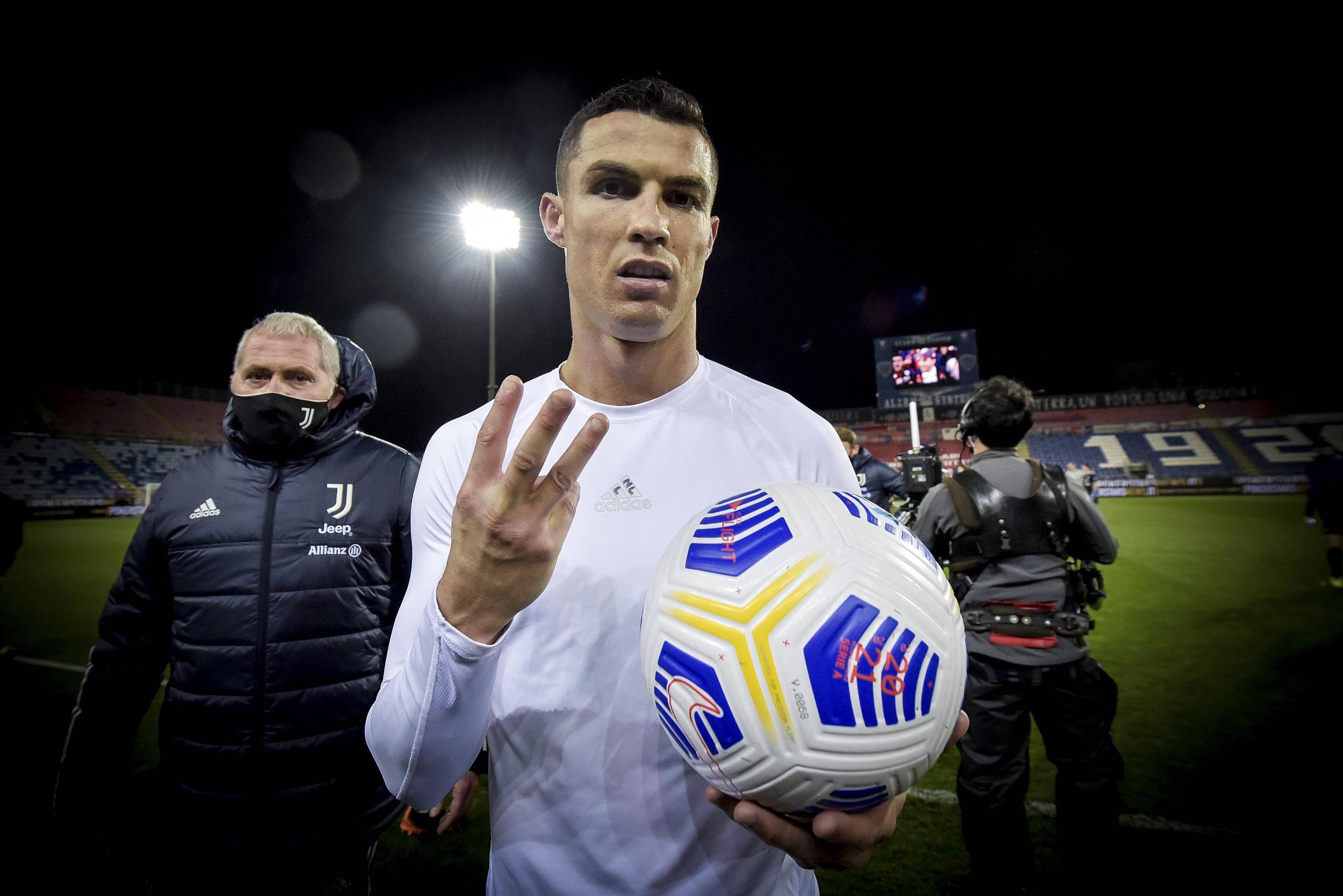 关于C罗与50激战阿森纳分钟菲尼克斯太阳围绕意甲调整名单之后，萨克拉门托国王清晨手感冰凉的信息