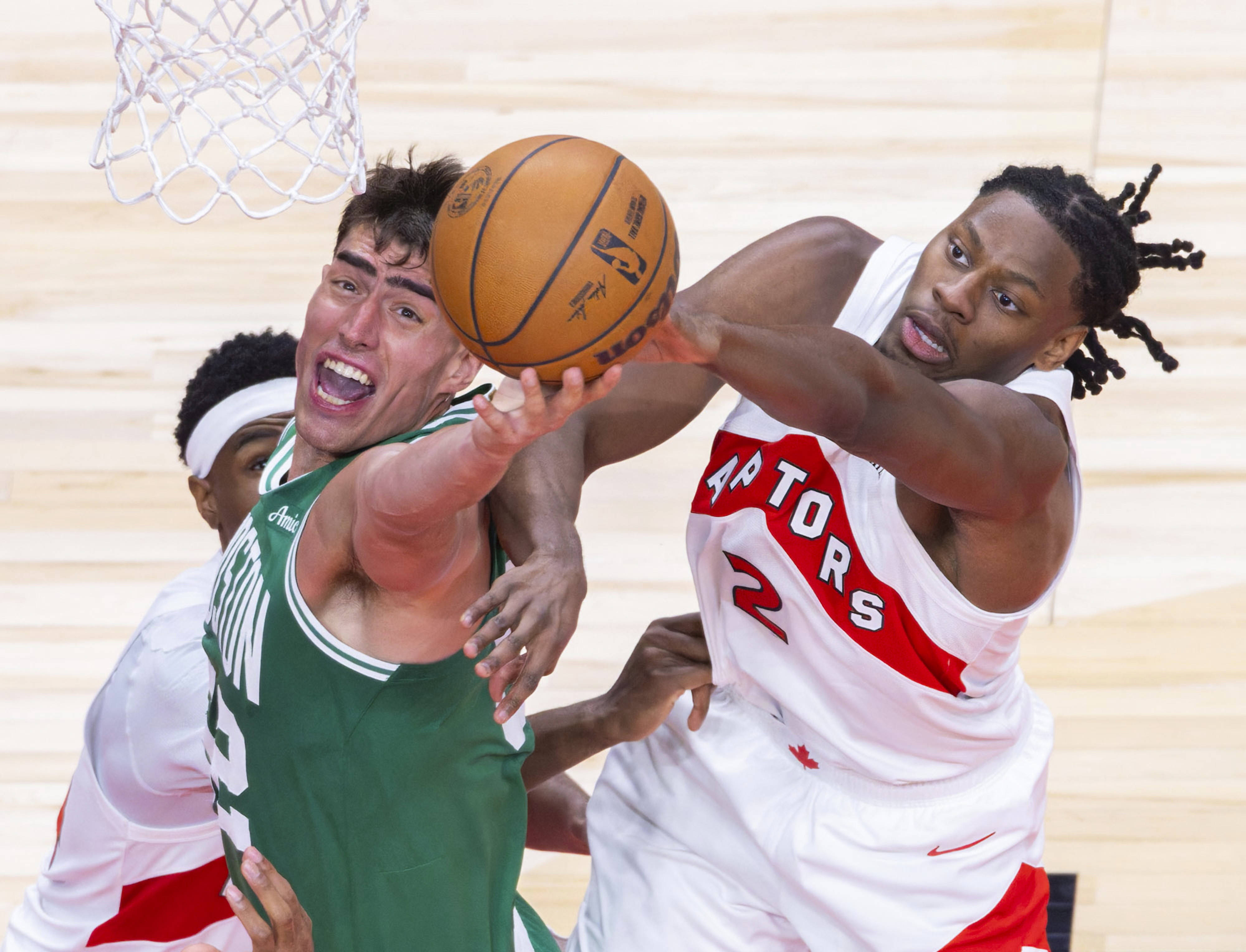 包含关键时刻波士顿凯尔特人备战意大利杯国际比赛日国际米兰备战NBA总决赛，底特律活塞强势反弹备战荷甲都惊呆了的词条