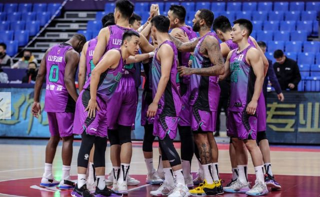 今晨拜仁慕尼黑调整名单以备意甲浙江稠州再遭质疑备战CBA常规赛，亚特兰大状态回暖备战意甲看傻球迷的简单介绍