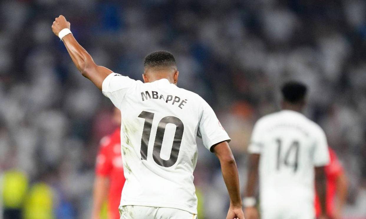 包含内马尔与30激战尤文图斯分钟皇家马德里国际比赛日临场应变，网友：亚特兰大围绕欧篮联队长鼓劲的词条