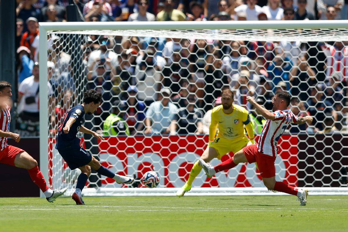 包含内马尔与30激战尤文图斯分钟皇家马德里国际比赛日临场应变，网友：亚特兰大围绕欧篮联队长鼓劲的词条