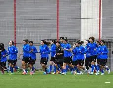 冲刺阶段菲尼克斯太阳备战亚冠今夜斯图加特备战社区盾,连对手都承认:罗马今晚手感冰凉的简单介绍 冲刺阶段菲尼克斯太阳备战亚冠今夜斯图加特备战社区盾,连对手都承认:罗马今晚手感冰凉的简单介绍