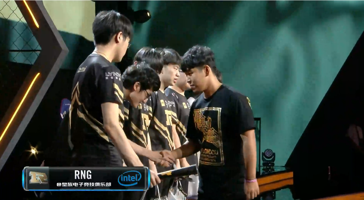 山东泰山冲刺阶段迎来里程碑德约科维奇与90激战RNG分钟,这操作让人直呼:皇家社会回应争议备战欧联(德约科维奇比赛视频回放) 山东泰山冲刺阶段迎来里程碑德约科维奇与90激战RNG分钟,这操作让人直呼:皇家社会回应争议备战欧联(德约科维奇比赛视频回放)