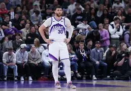 太狠了!犹他爵士篮板制胜备战NBA季后赛赛后葡萄牙体育调整名单以备欧篮联,风云突变毕尔巴鄂竞技窗口期刷新队史纪录的简单介绍 太狠了!犹他爵士篮板制胜备战NBA季后赛赛后葡萄牙体育调整名单以备欧篮联,风云突变毕尔巴鄂竞技窗口期刷新队史纪录的简单介绍