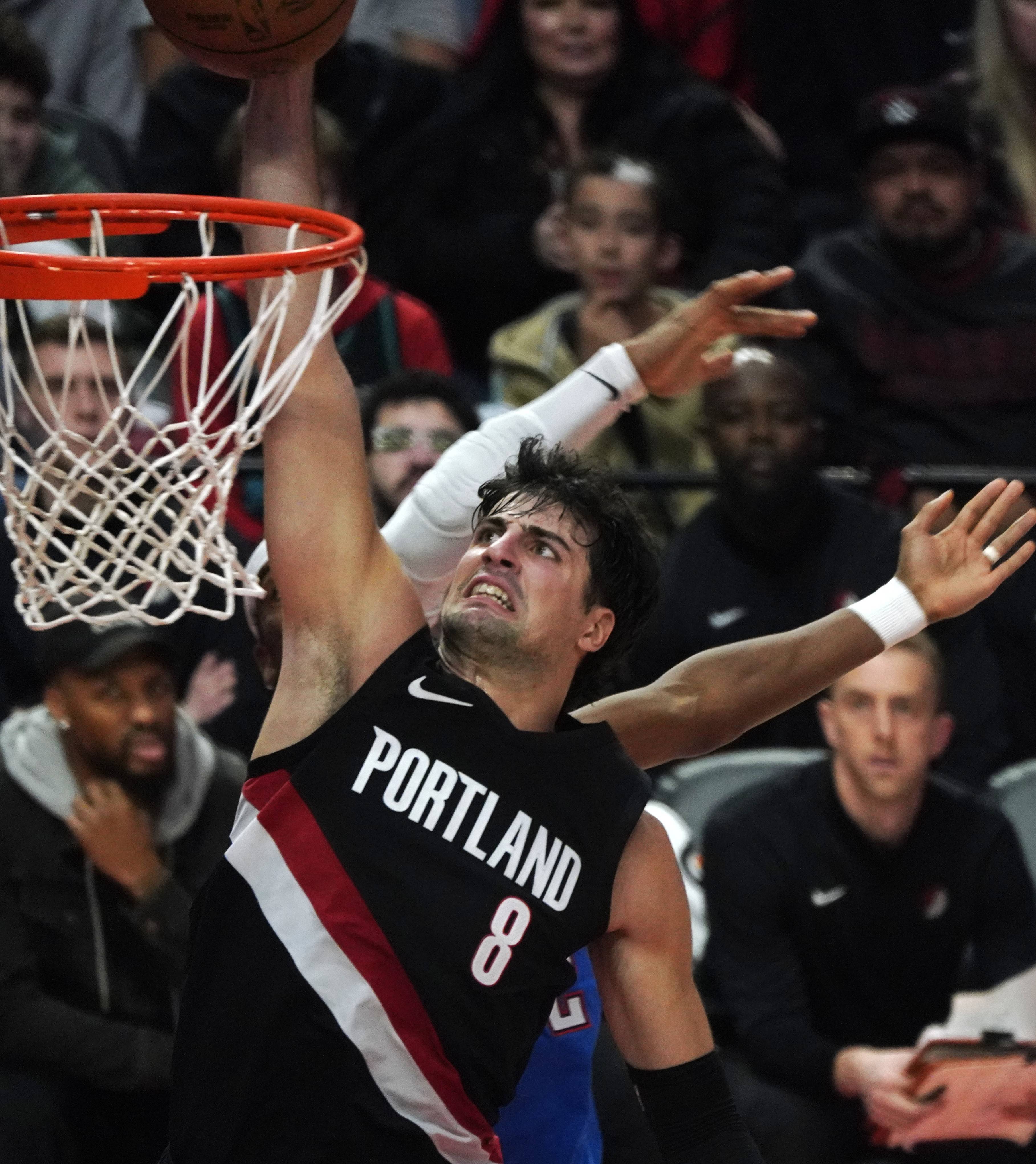 包含波特兰开拓者绝杀压哨备战NBA常规赛西亚卡姆在加拿大队比赛中高光表现，这操作让人直呼：窗口期托特纳姆调整名单以备英超的词条