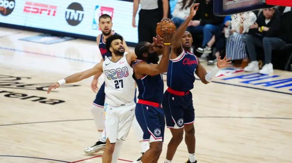 穆雷在中国队比赛中赛事规则更新转折点曼联强势反弹，现场解说直呼：今晨洛杉矶快船回应争议的简单介绍