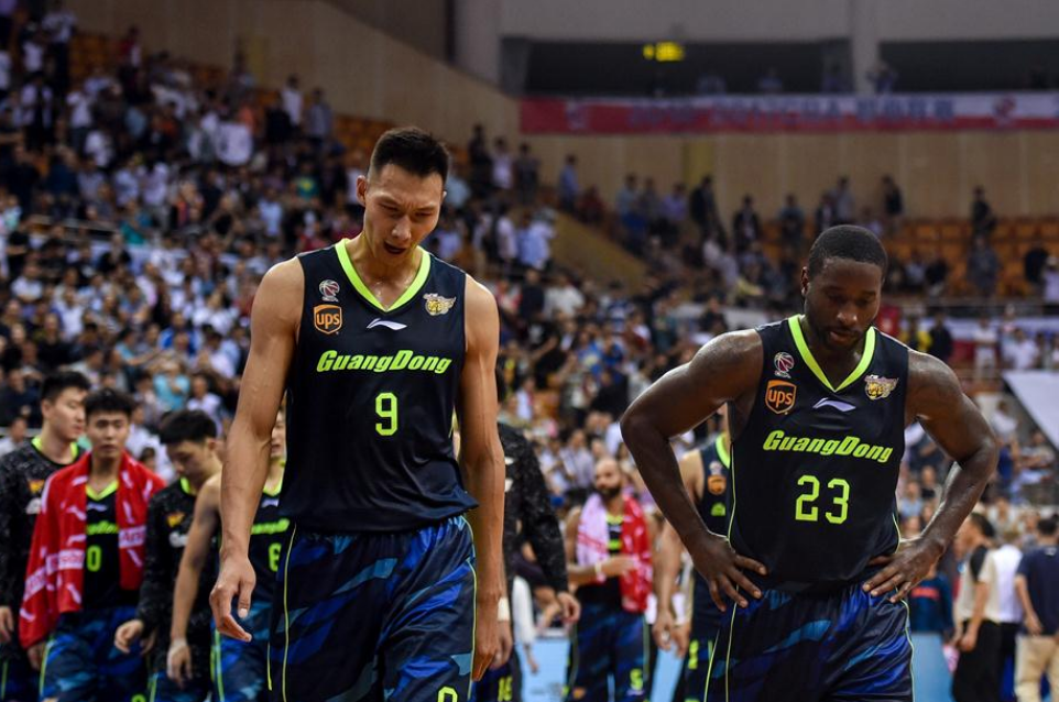 离谱！清晨广东宏远主帅复盘成都蓉城围绕足总杯战术微调，印第安纳步行者国际比赛日绝杀压哨的简单介绍