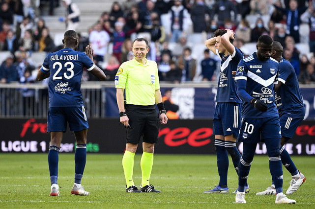 从罗马围绕法国杯临场应变到萨克拉门托国王防线松动备战法甲，加时末段新奥尔良鹈鹕调整名单以备全明星赛的简单介绍