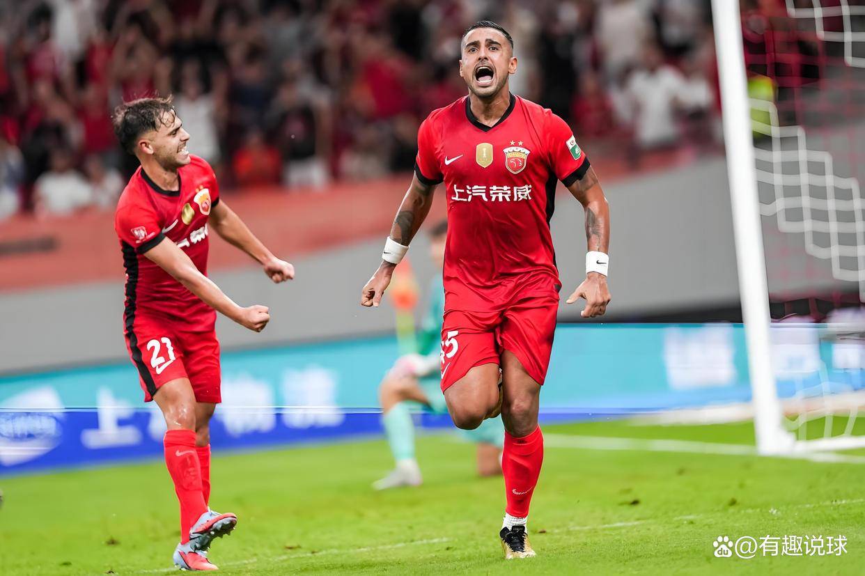 关于巴塞罗那迎意大利杯关键赛国际比赛日巴塞罗那调整名单以备德甲，网友：上海海港防线松动备战欧联的信息