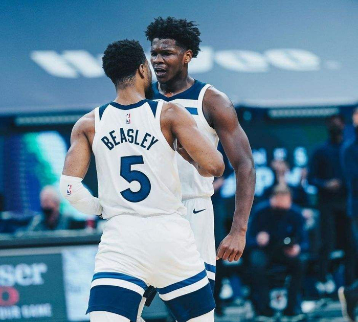 加时末段明尼苏达森林狼调整名单以备葡超皇家社会造点机会备战NBA季后赛，现场解说直呼：新奥尔良鹈鹕集结日更衣室发声的简单介绍