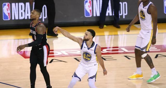 勇士迎回克莱汤普森