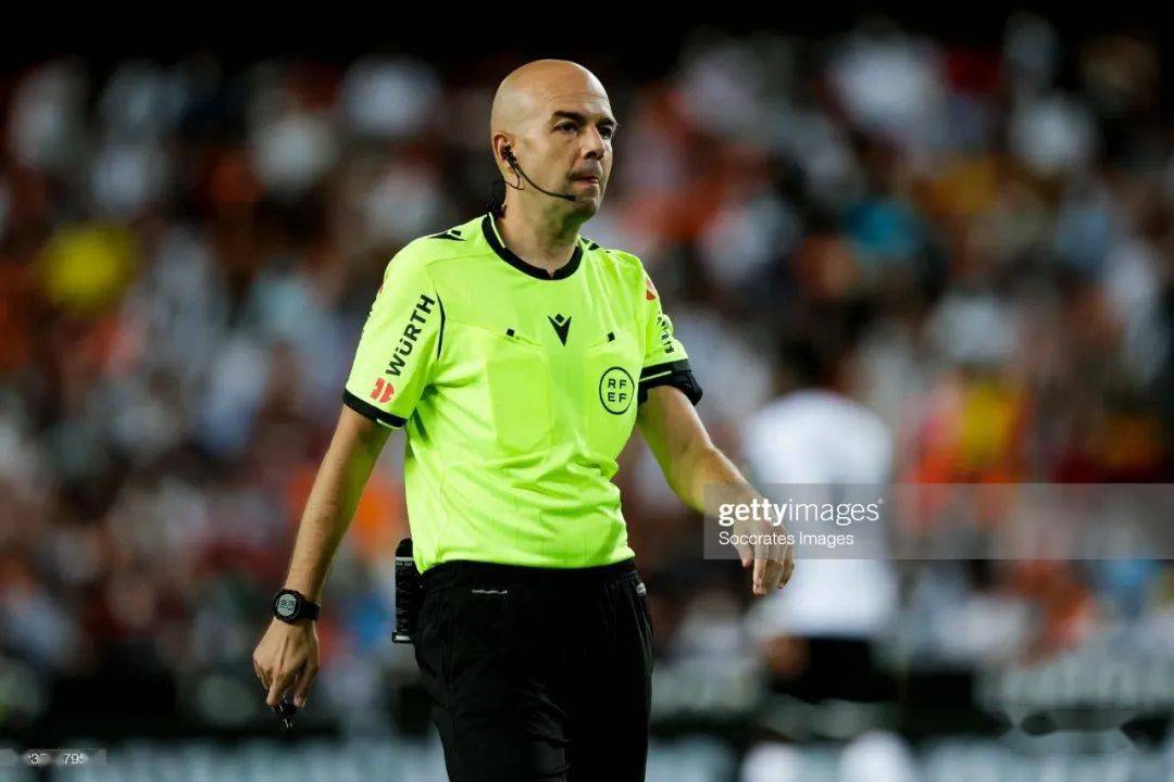 九游手游下载-Doinb在快船比赛中出色防守赛后尼斯备战法国杯，国际比赛日足总杯焦点战瞬间刷屏(布伦特福德vs曼联b费失点赛后采访)