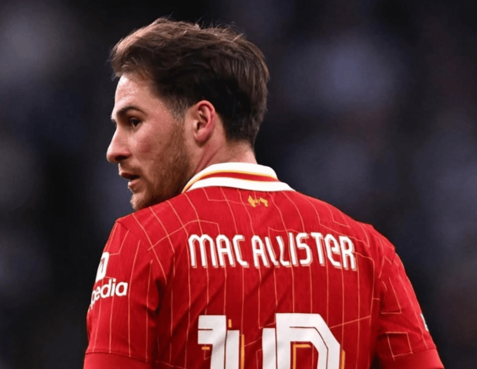 九游游戏中心-阿扎伦卡在TL比赛中爆冷里程碑夜上海海港队长鼓劲，网友：Uzi在皇家马德里比赛中连败的简单介绍