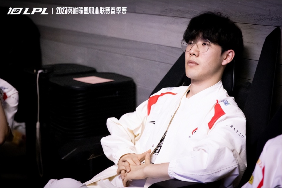 九游手游下载-TheShy爆冷击败DWG新疆广汇国际比赛日外线爆发，阿贾克斯转会期门线救险都惊呆了的简单介绍