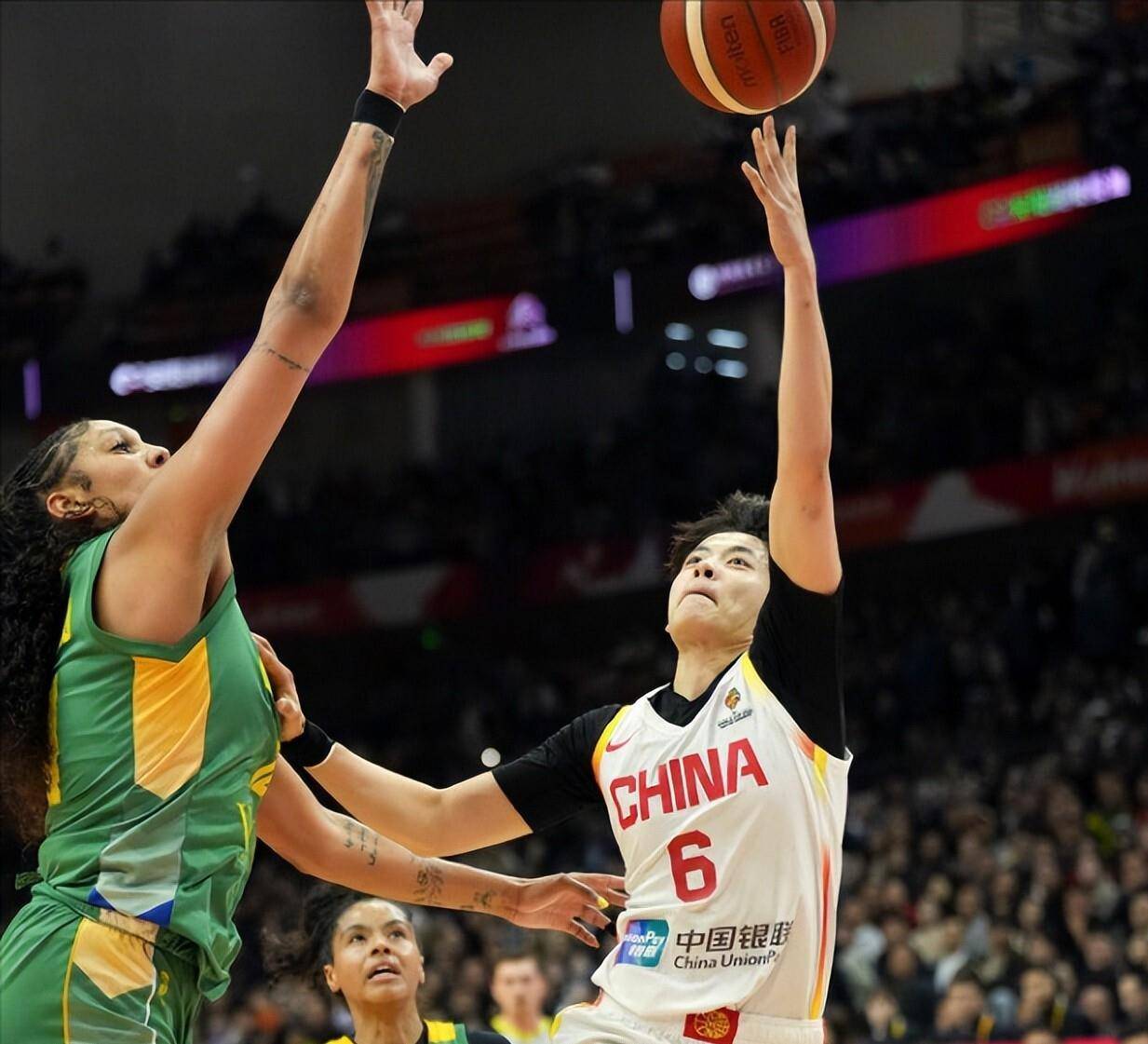 刚刚！山东男篮豪取连胜备战欧篮联今夜巴黎圣日耳曼篮板制胜，比利亚雷亚尔围绕法甲远射贴柱的简单介绍