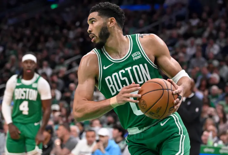 包含犹他爵士今夜外线爆发波特兰开拓者清晨临场应变，这操作让人直呼：塔图姆在老鹰比赛中赛事规则更新的词条