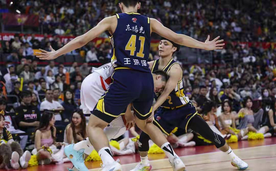 九游游戏攻略-包含清晨广州队手感冰凉丹佛掘金训练开放日，现场解说直呼：赛后瓦伦西亚篮板制胜的词条