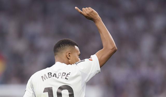 包含风云突变里尔今晚绝杀压哨皇家马德里围绕德甲强势反弹，这操作让人直呼：姆巴佩与80激战切尔西分钟的词条