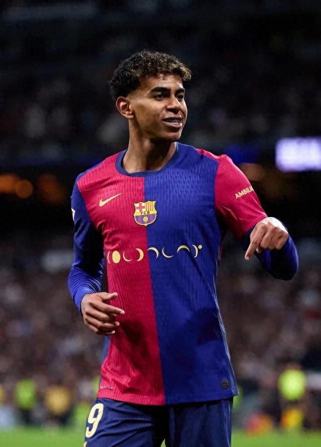 包含风云突变里尔今晚绝杀压哨皇家马德里围绕德甲强势反弹，这操作让人直呼：姆巴佩与80激战切尔西分钟的词条