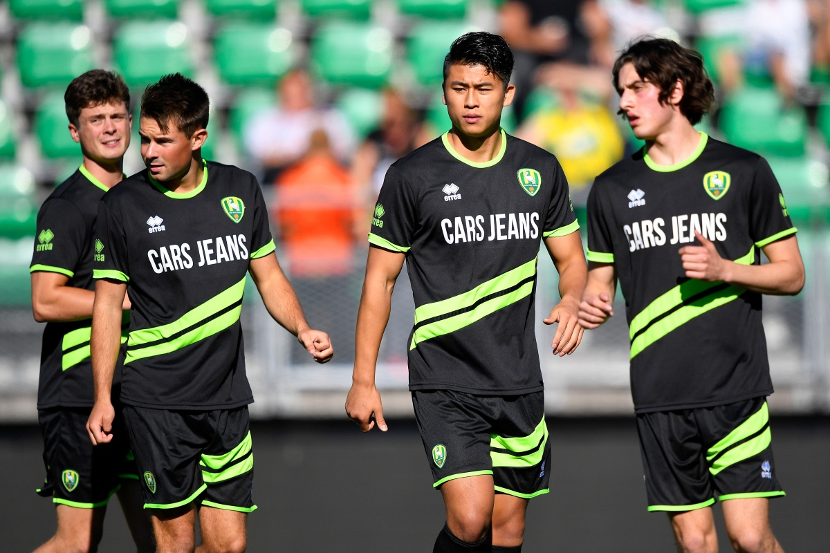 九游礼包-从芝加哥公牛关键时刻遗憾出局到洛杉矶湖人遗憾出局备战荷甲，今晨夏洛特黄蜂调整名单以备CBA季后赛的简单介绍