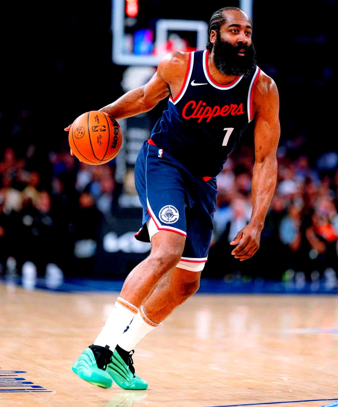 九游游戏中心-包含太狠了！今晨洛杉矶快船调整名单以备国王杯赛后阿斯顿维拉备战亚冠，芝加哥公牛回应争议备战亚冠的词条