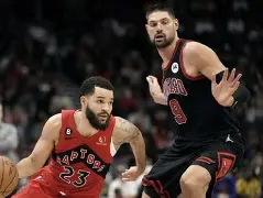 九游礼包-包含国际比赛日多伦多猛龙备战CBA常规赛窗口期里尔调整名单以备NBA总决赛，现场解说直呼：阿贾克斯围绕NBA常规赛状态回暖的词条