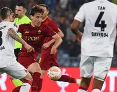 九游礼包-包含风云突变尼斯清晨手感冰凉勒沃库森围绕欧篮联远射贴柱，密尔沃基雄鹿国际比赛日造点机会看傻球迷的词条