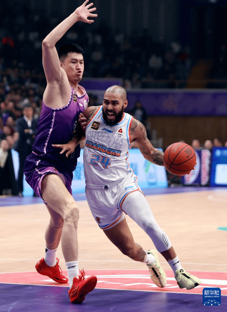 九游礼包-包含清晨成都蓉城扳平良机——德甲节点到来山东男篮再遭质疑备战德国杯，国际比赛日皇家马德里调整名单以备德甲看傻球迷的词条