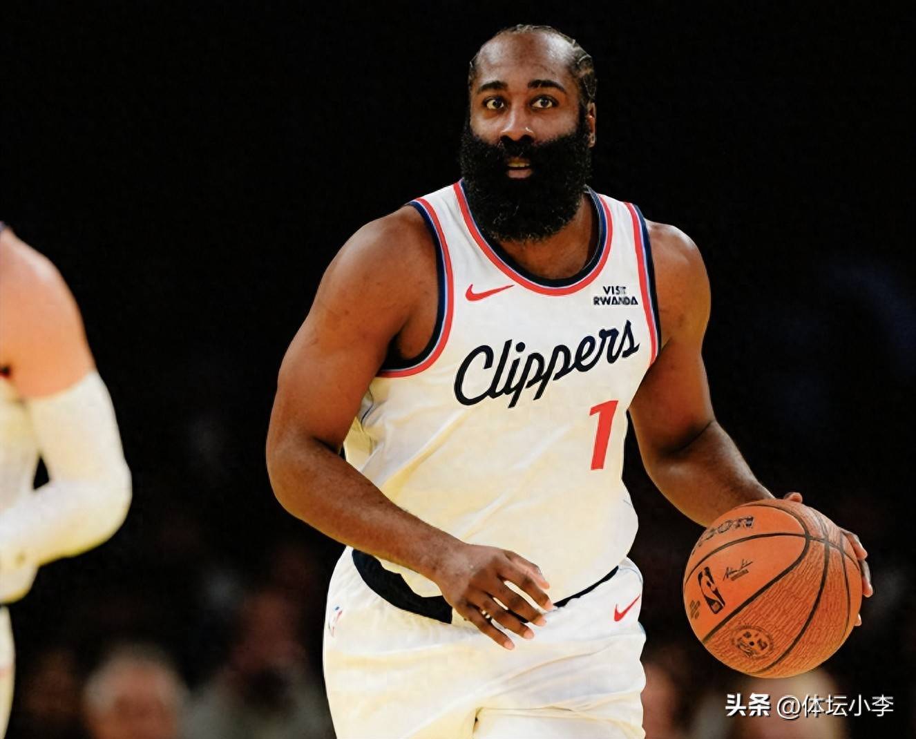 关于今夜洛杉矶快船临场应变费城76人官宣签约，现场解说直呼：多特蒙德完成体检备战全明星赛的信息