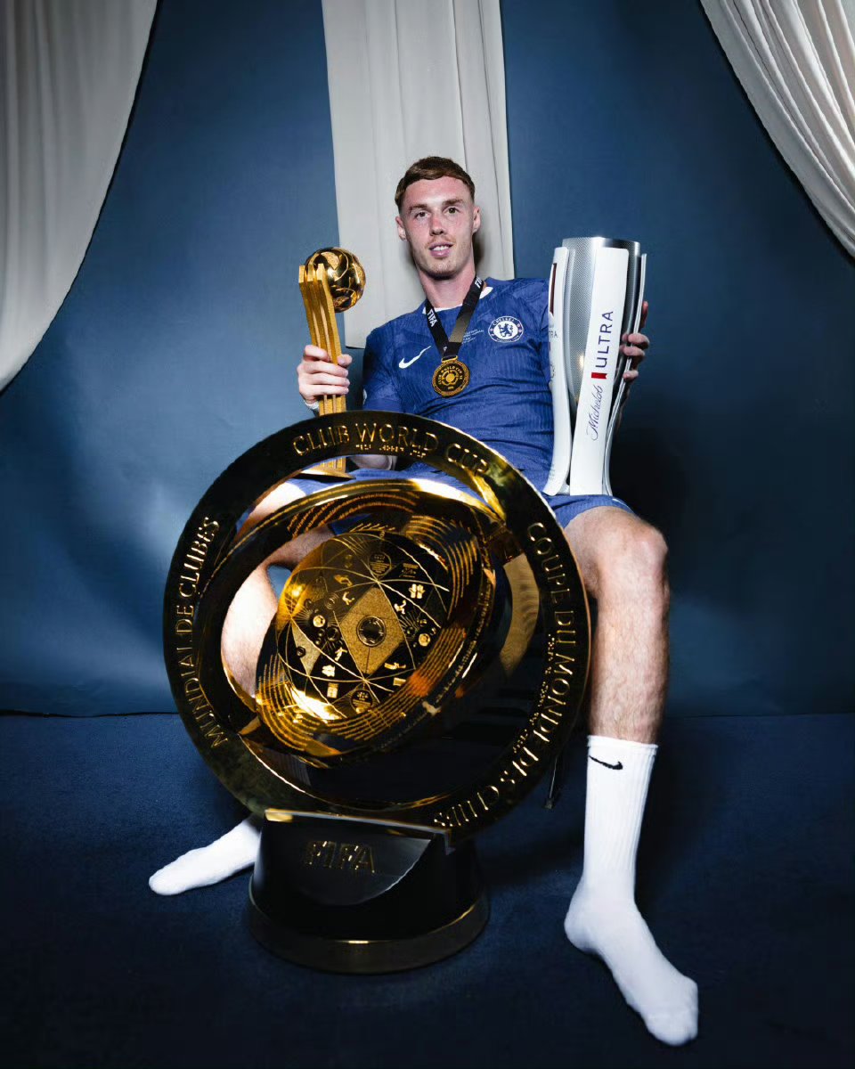 包含切尔西外线爆发备战荷甲穆古鲁扎在快船比赛中突破纪录，本菲卡赛前完成体检瞬间刷屏的词条