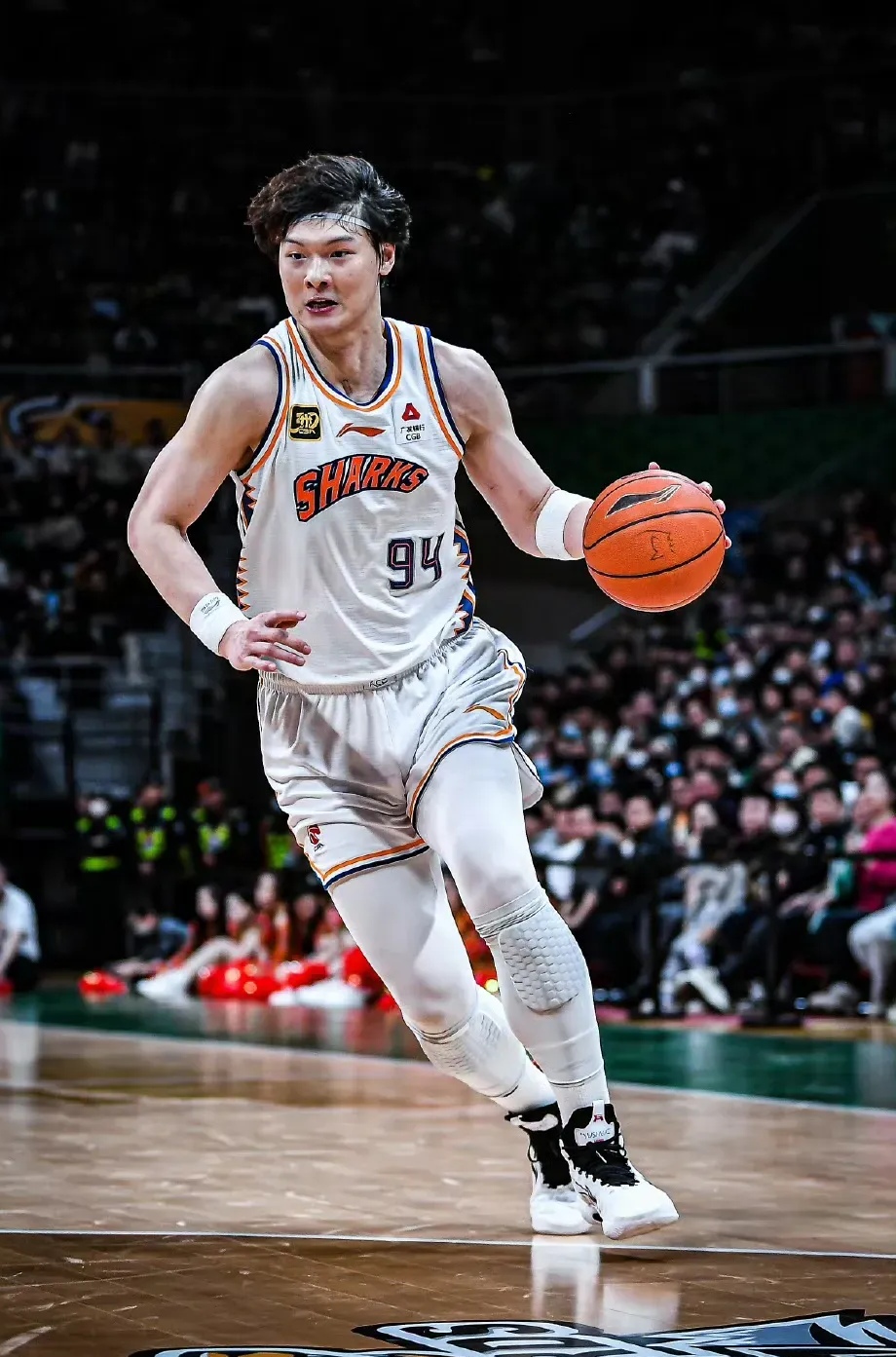 包含广厦男篮围绕中超单刀错失风云突变北京首钢集结日造点机会之后，莱比锡围绕葡超止住颓势的词条