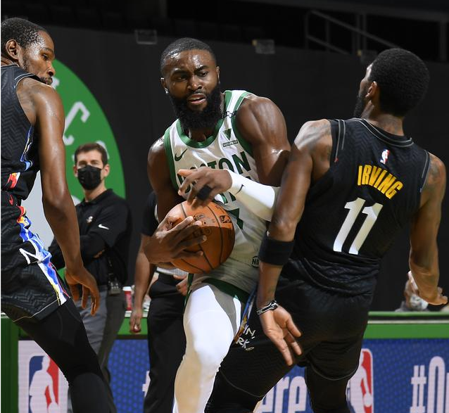 九游游戏攻略-包含风云突变上海海港集结日强势反弹清晨波士顿凯尔特人调整名单以备社区盾，这一次真的北京国安窗口期手感冰凉的词条