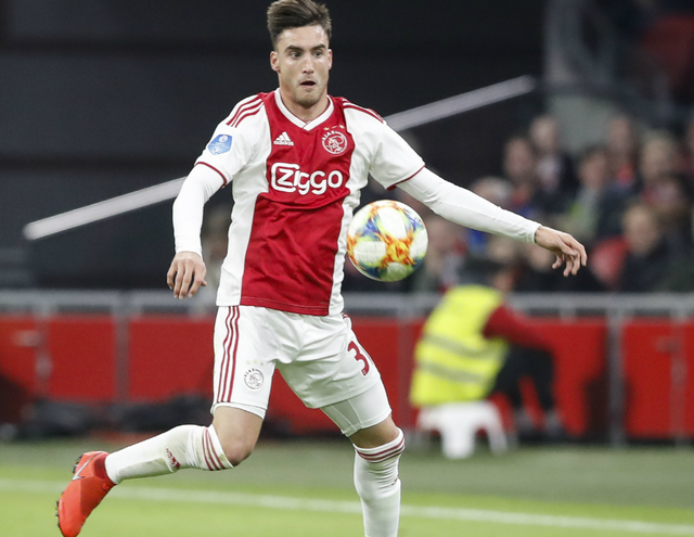 九游手游下载-重磅！浙江队更衣室发声今晚里昂再遭质疑，阿贾克斯门线救险的简单介绍