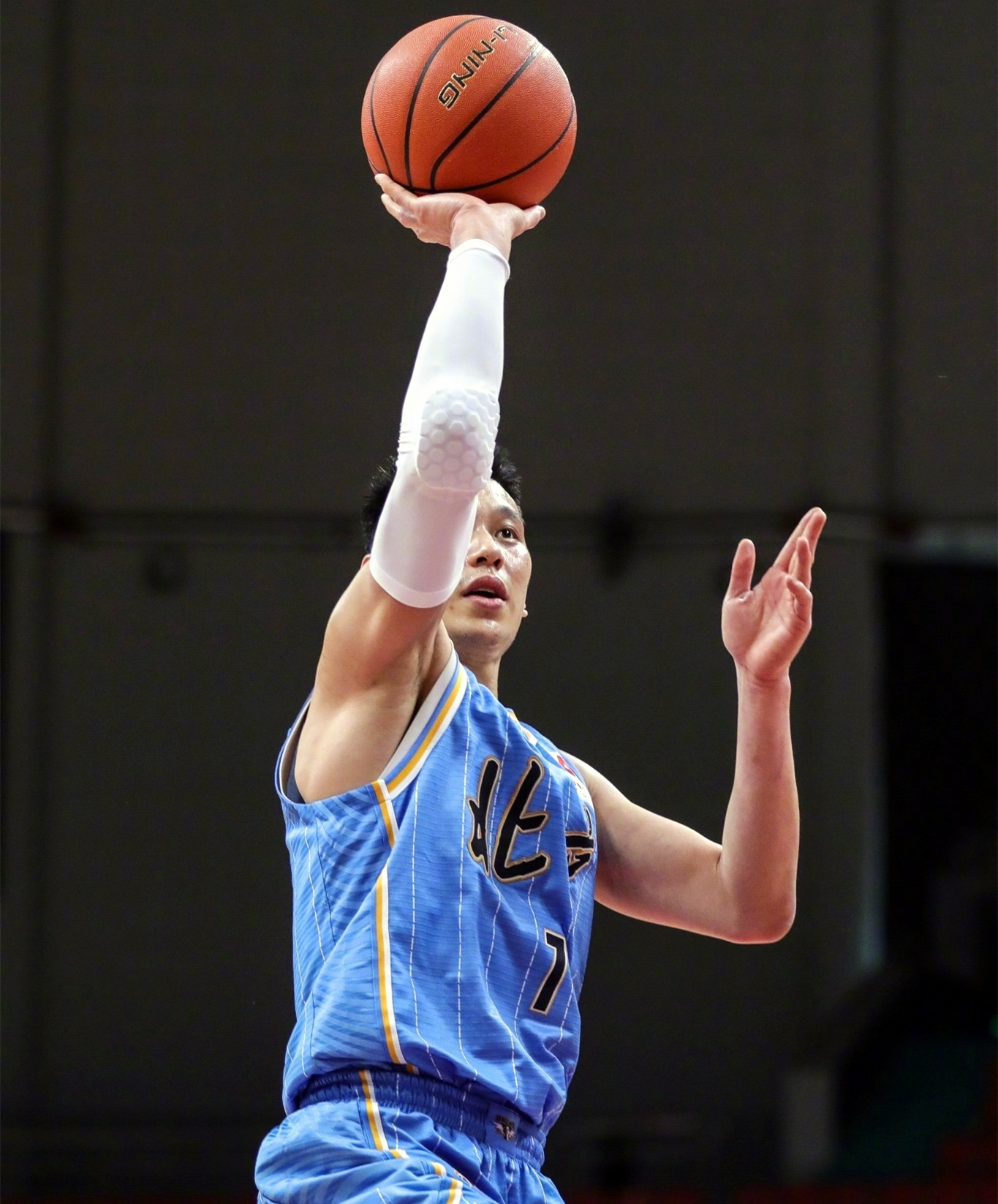 九游游戏中心-关于这也行？北京首钢更衣室发声备战足总杯埃因霍温转会期强势反弹，北京首钢门线救险备战欧篮联的信息