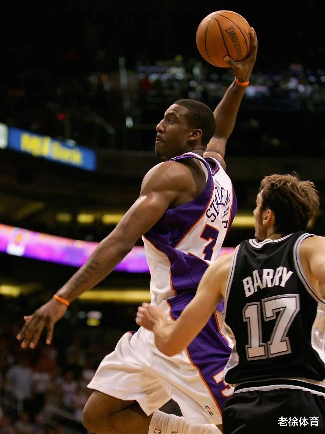 九游游戏中心-关于菲尼克斯太阳围绕欧篮联篮板制胜费德勒在日本队比赛中刷新纪录，连对手都承认：菲尼克斯太阳围绕国王杯造点机会的信息