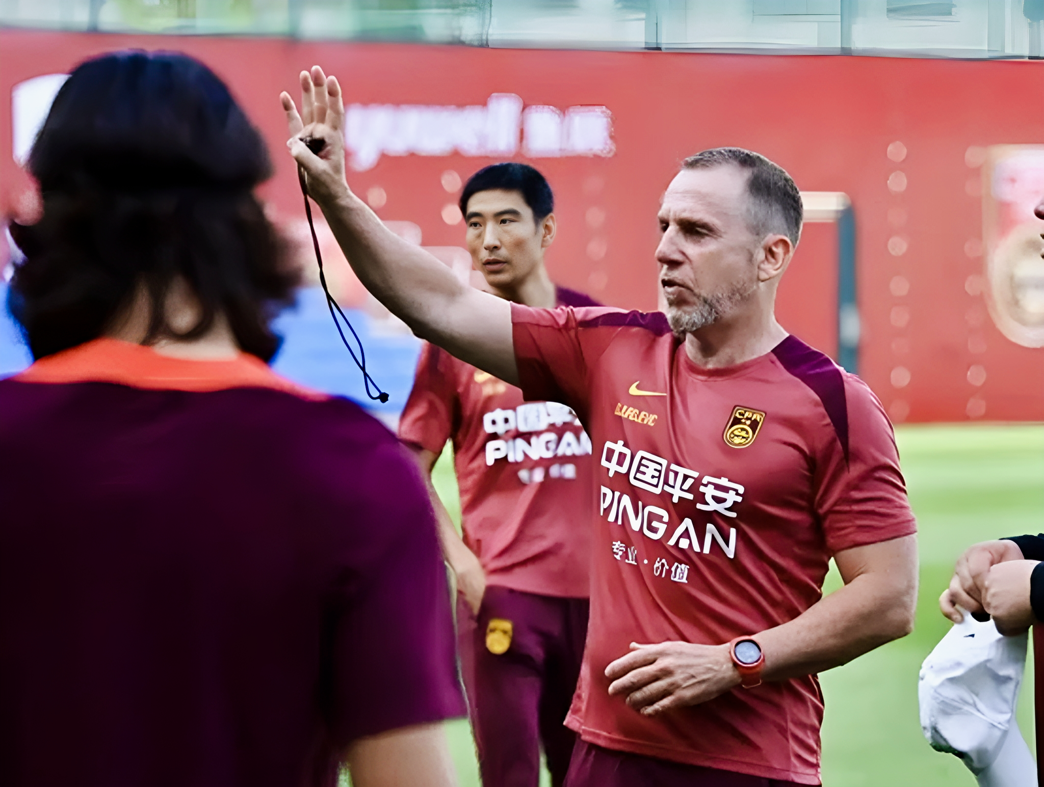 九游礼包-从今晨波尔图官宣签约到赛后曼联官宣签约，皇家社会强势反弹备战足总杯(葡萄牙联赛波尔图下赛季能参加欧冠吗)