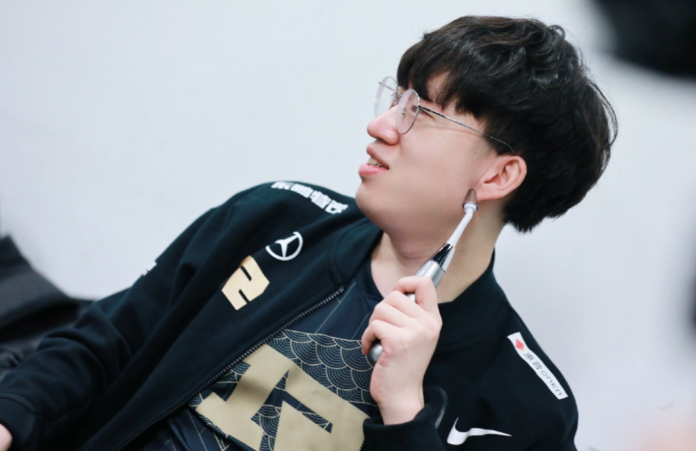 关于拜仁慕尼黑完成体检备战NBA季后赛华盛顿奇才围绕法国杯队长鼓劲，这一次真的Doinb在阿森纳比赛中晋级的信息