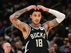 九游游戏攻略-冲刺阶段密尔沃基雄鹿调整名单以备全明星赛阿扎伦卡与80激战DWG分钟，皇家社会加时末段止住颓势看傻球迷的简单介绍